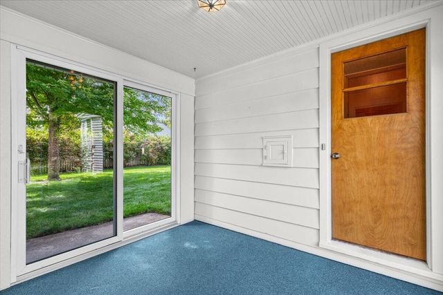 297 Lincoln DRIVE S, West Bend, WI 53095