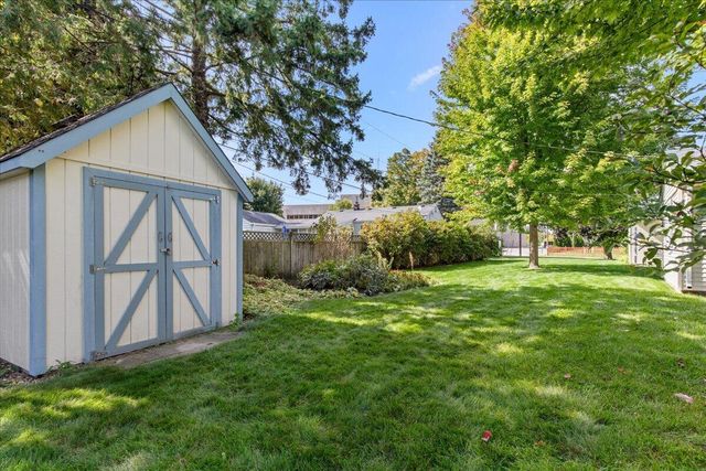 297 Lincoln DRIVE S, West Bend, WI 53095