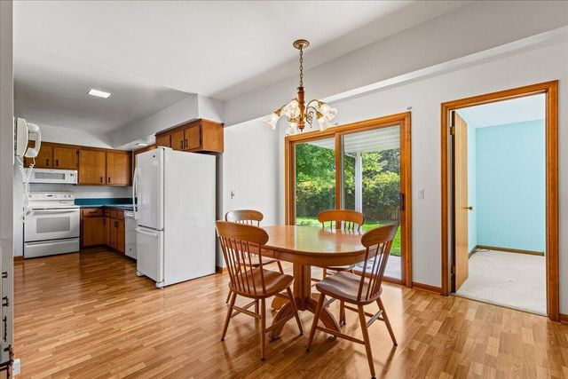 297 Lincoln DRIVE S, West Bend, WI 53095