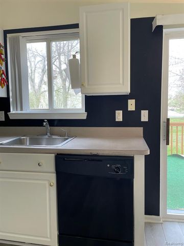 38463 Saratoga Circle, Farmington Hills, MI 48331