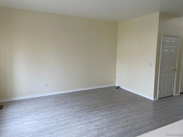 38463 Saratoga Circle, Farmington Hills, MI 48331