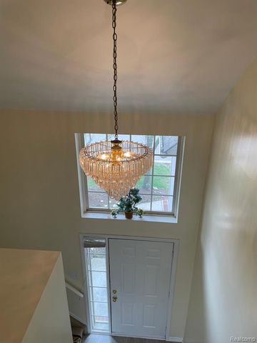 38463 Saratoga Circle, Farmington Hills, MI 48331