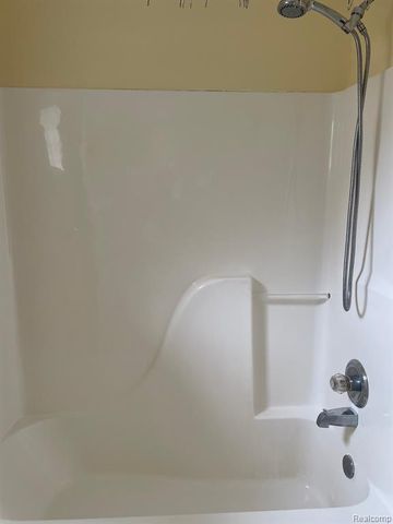 38463 Saratoga Circle, Farmington Hills, MI 48331