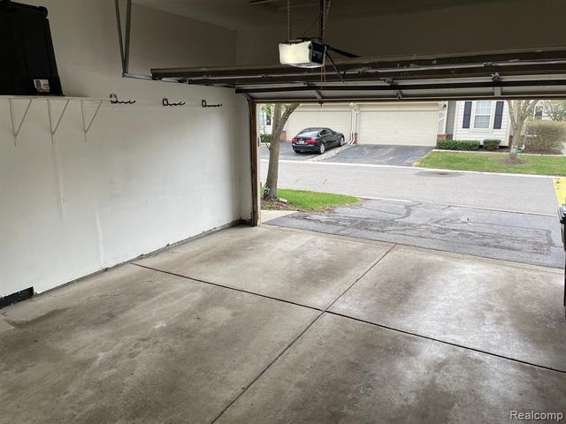 38463 Saratoga Circle, Farmington Hills, MI 48331