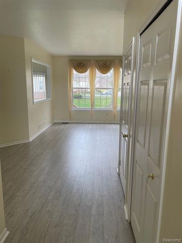 38463 Saratoga Circle, Farmington Hills, MI 48331