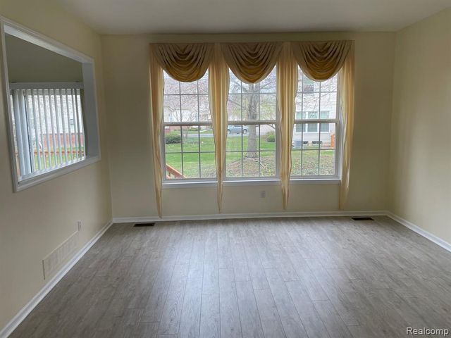 38463 Saratoga Circle, Farmington Hills, MI 48331
