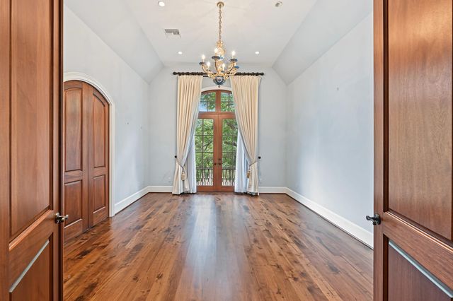 3223 Albans Road, West University Place, TX 77005