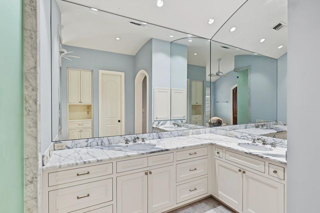 3223 Albans Road, West University Place, TX 77005