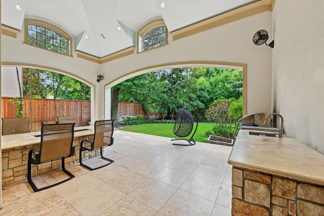 3223 Albans Road, West University Place, TX 77005