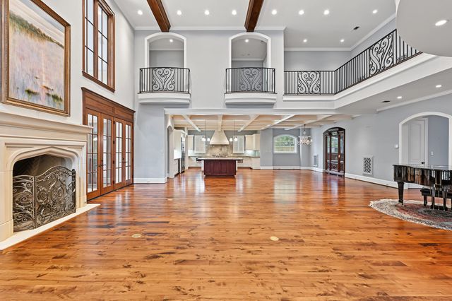 3223 Albans Road, West University Place, TX 77005