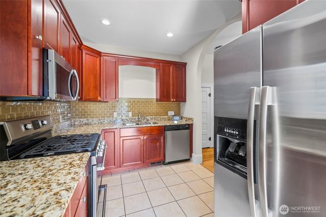 210 N Yakima Avenue, Tacoma, WA 98403