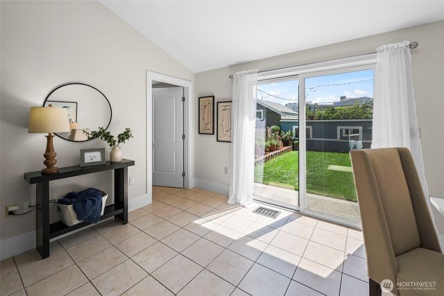 210 N Yakima Avenue, Tacoma, WA 98403