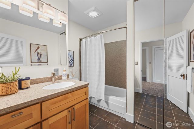 210 N Yakima Avenue, Tacoma, WA 98403