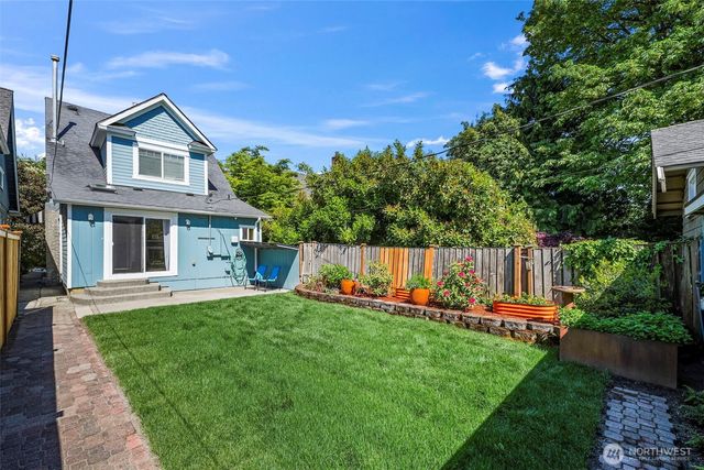 210 N Yakima Avenue, Tacoma, WA 98403