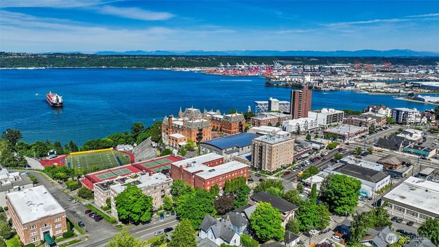 210 N Yakima Avenue, Tacoma, WA 98403