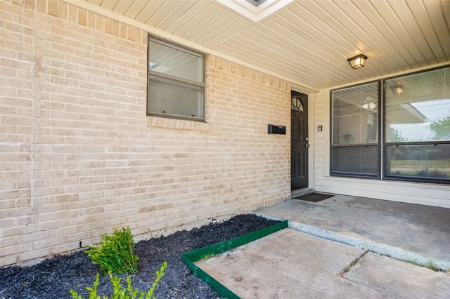 706 Goodyear Street, Irving, TX 75062