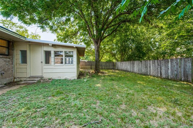 706 Goodyear Street, Irving, TX 75062
