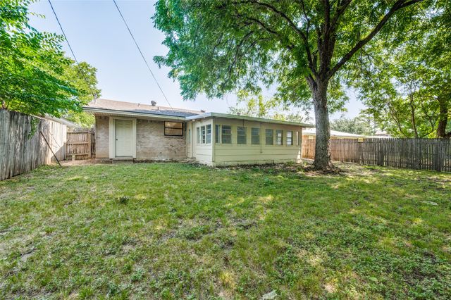 706 Goodyear Street, Irving, TX 75062