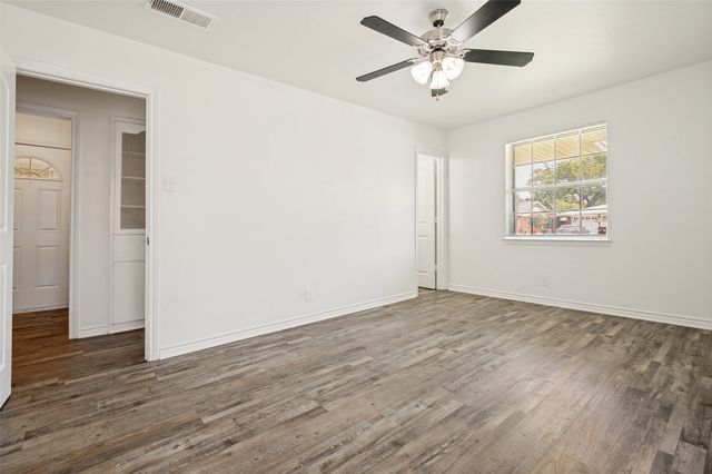 706 Goodyear Street, Irving, TX 75062