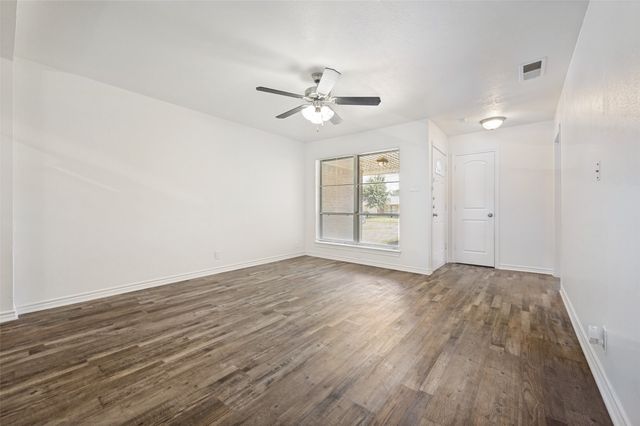 706 Goodyear Street, Irving, TX 75062