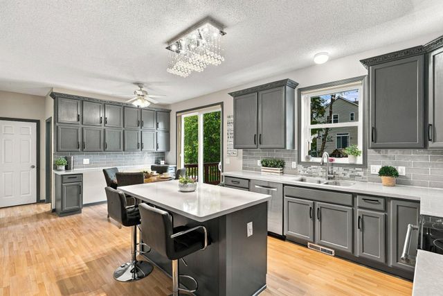 6621 Carlisle Curve, Shakopee, MN 55379