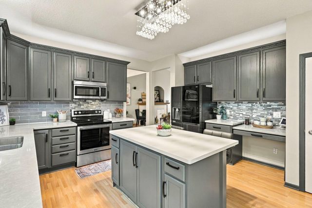 6621 Carlisle Curve, Shakopee, MN 55379