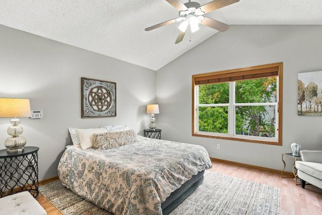 6621 Carlisle Curve, Shakopee, MN 55379