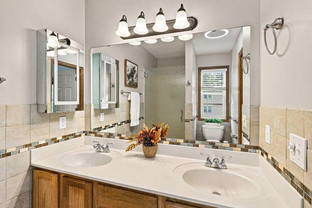 6621 Carlisle Curve, Shakopee, MN 55379