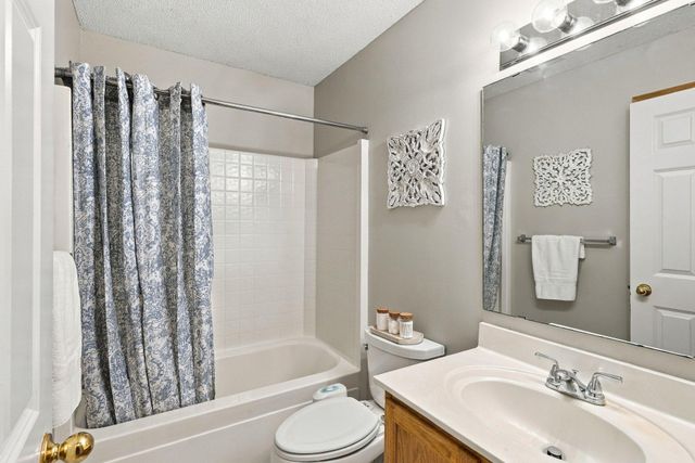 6621 Carlisle Curve, Shakopee, MN 55379