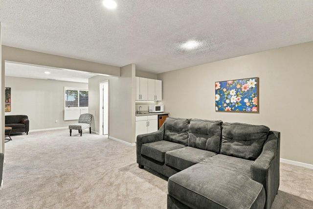 6621 Carlisle Curve, Shakopee, MN 55379
