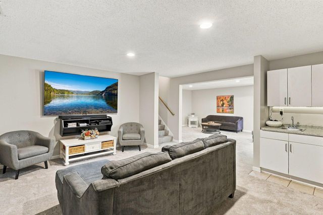 6621 Carlisle Curve, Shakopee, MN 55379