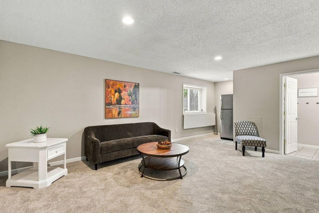 6621 Carlisle Curve, Shakopee, MN 55379