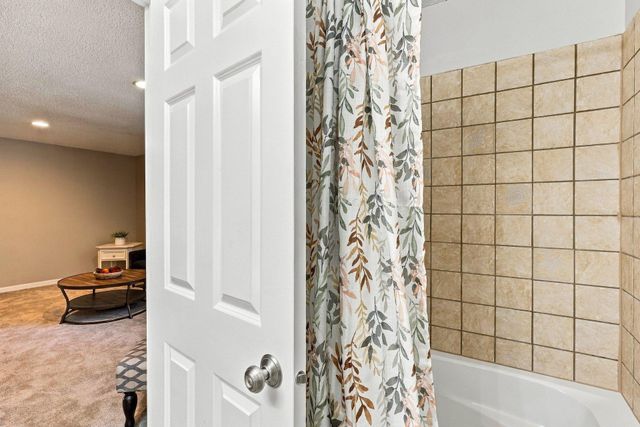 6621 Carlisle Curve, Shakopee, MN 55379
