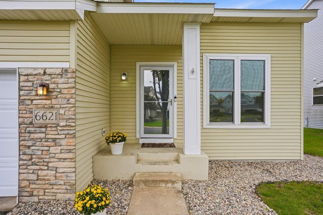 6621 Carlisle Curve, Shakopee, MN 55379