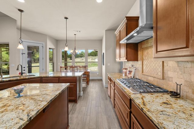 337 Golden Eagle LN, Dripping Springs, TX 78620