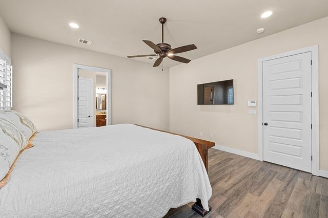 337 Golden Eagle LN, Dripping Springs, TX 78620