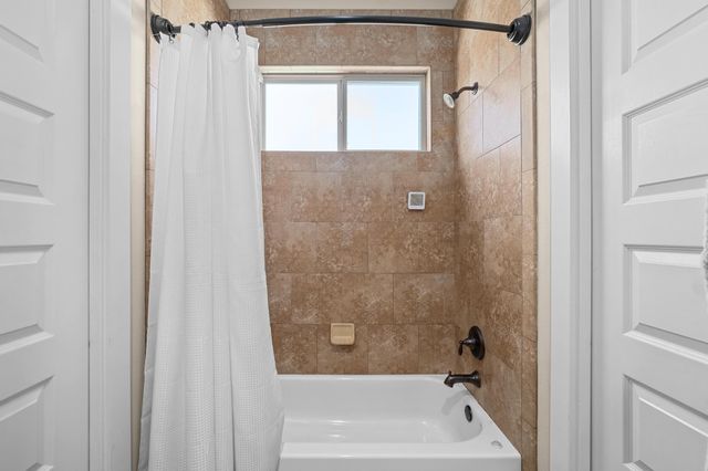 337 Golden Eagle LN, Dripping Springs, TX 78620