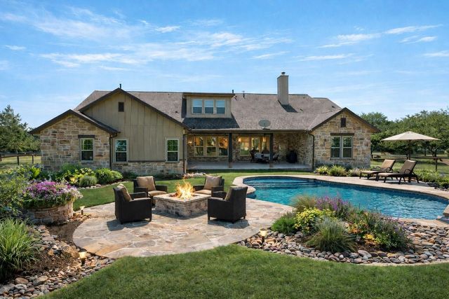 337 Golden Eagle LN, Dripping Springs, TX 78620