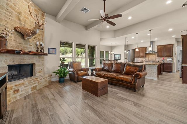 337 Golden Eagle LN, Dripping Springs, TX 78620