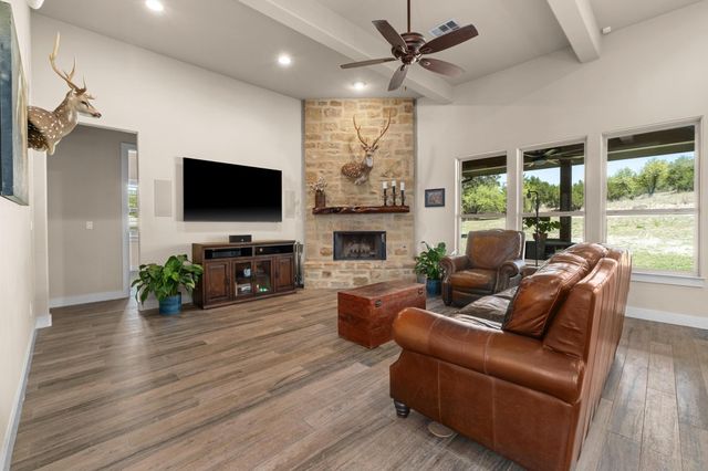 337 Golden Eagle LN, Dripping Springs, TX 78620