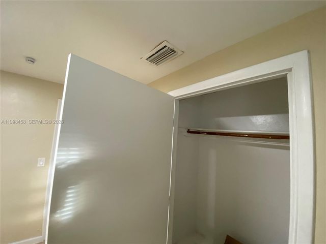 5940 NW 20th St 44, Lauderhill, FL 33313