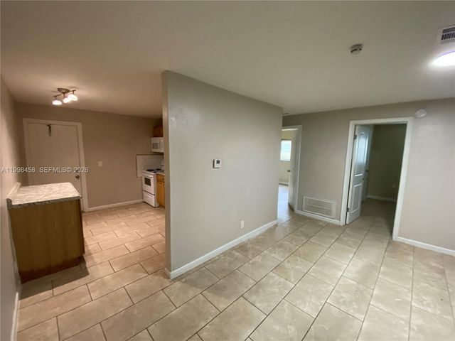 5940 NW 20th St 44, Lauderhill, FL 33313