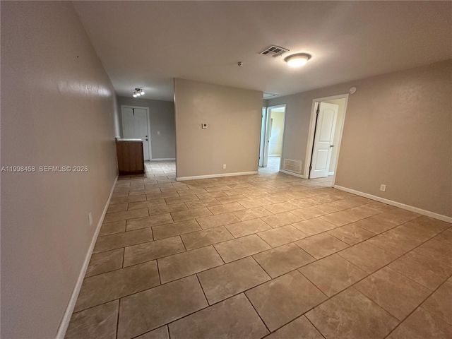 5940 NW 20th St 44, Lauderhill, FL 33313