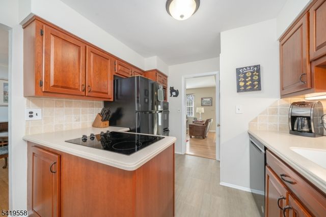 199 Hickson Dr, New Providence Boro, NJ 07974