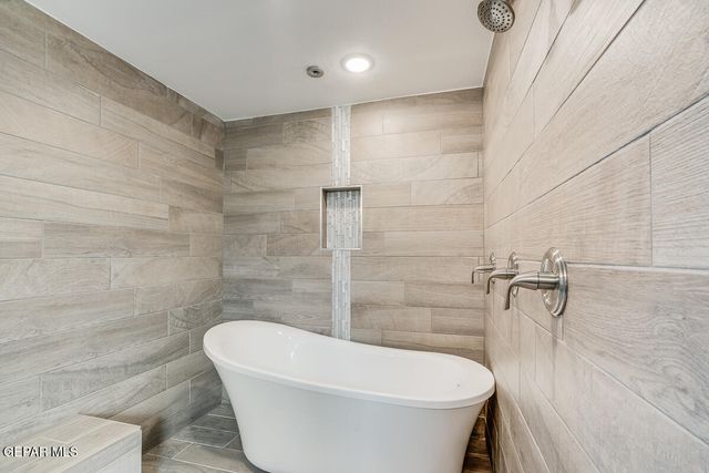 228 Bonnie Trail, Santa Teresa, NM 88008