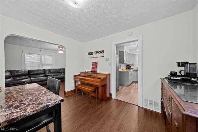 819 Keeney Street, Akron, OH 44310