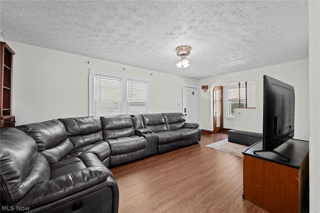 819 Keeney Street, Akron, OH 44310