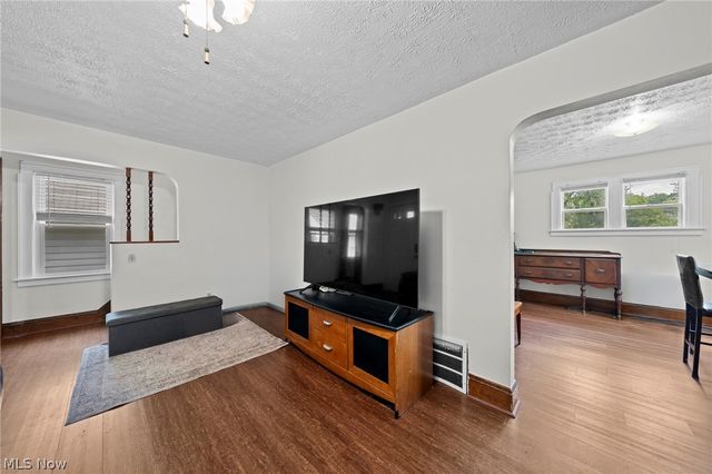 819 Keeney Street, Akron, OH 44310