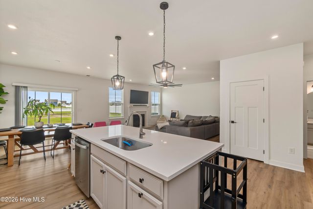 112 Glenmoor Path, Moyock, NC 27958