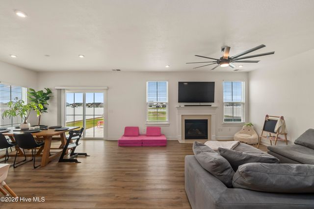 112 Glenmoor Path, Moyock, NC 27958